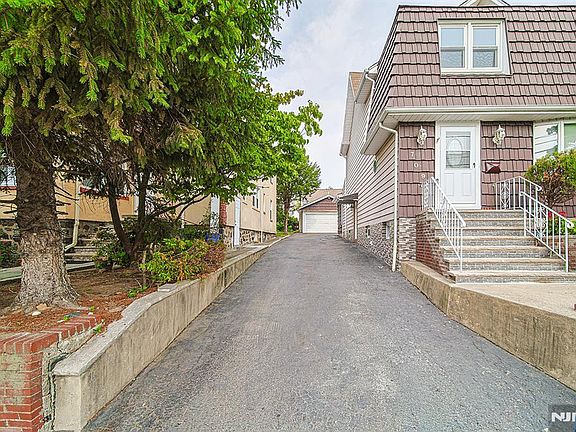 2nd image of 709 Kingsland Avenue