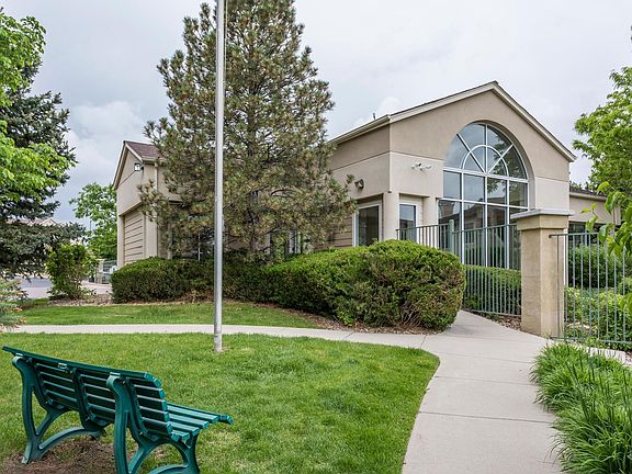 Park area around clubhouse