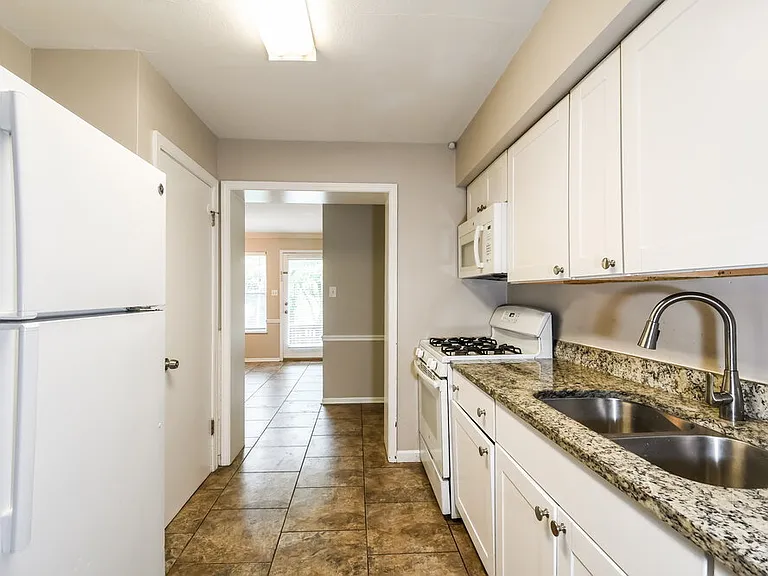 1249 Waldorf Dr — Photo 9