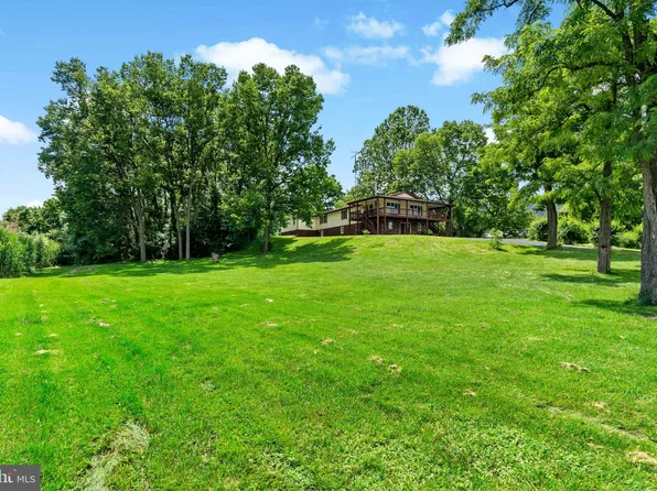 244 Pitzers Chapel Rd, Martinsburg, WV 25403