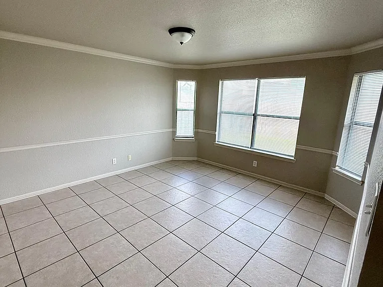 2708 Hydrangea Ave — Photo 10