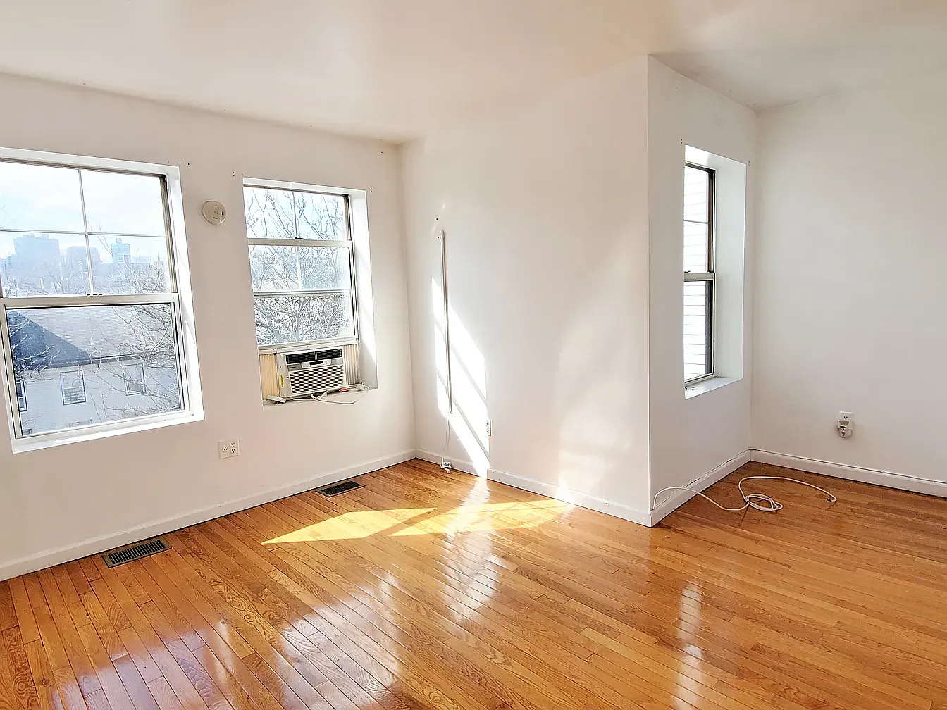 115 Vanderbilt Avenue — Photo 4