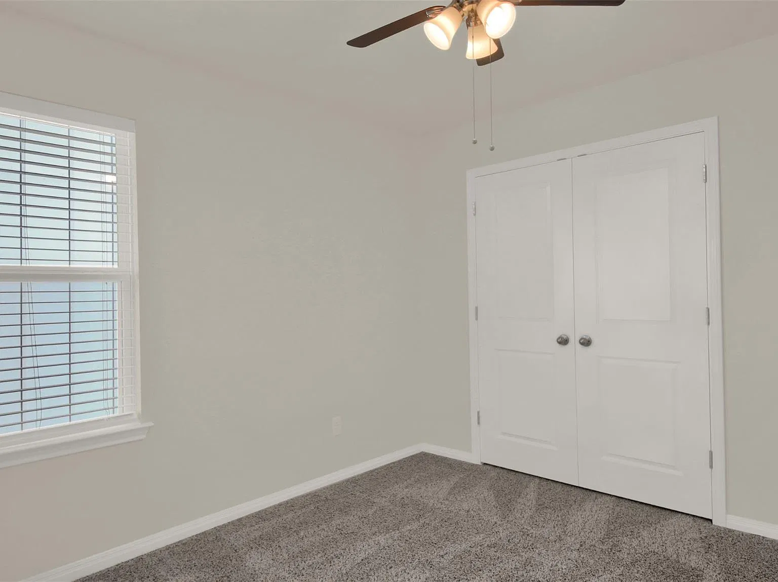 4 bed, 2.5 bath, 2657 sqft, $2,700 — Photo 4
