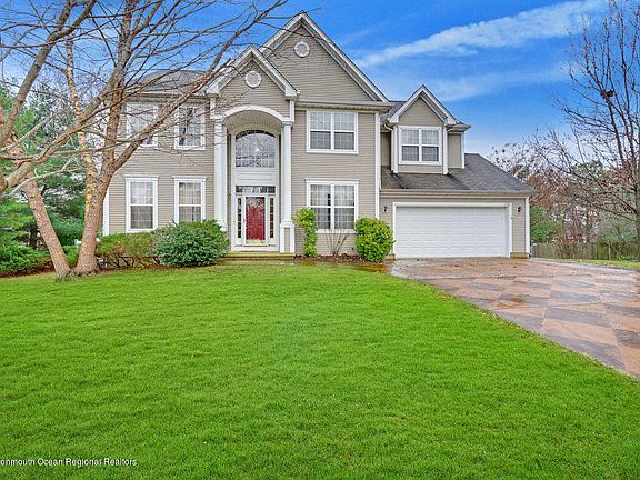 2nd image of 2306 Sherwood Forest Dr