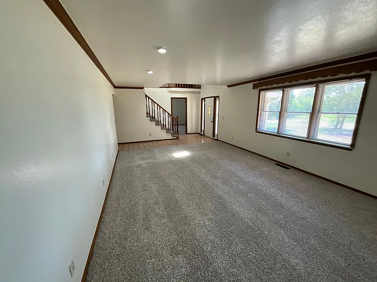 2750 N Midwest Blvd — Photo 8