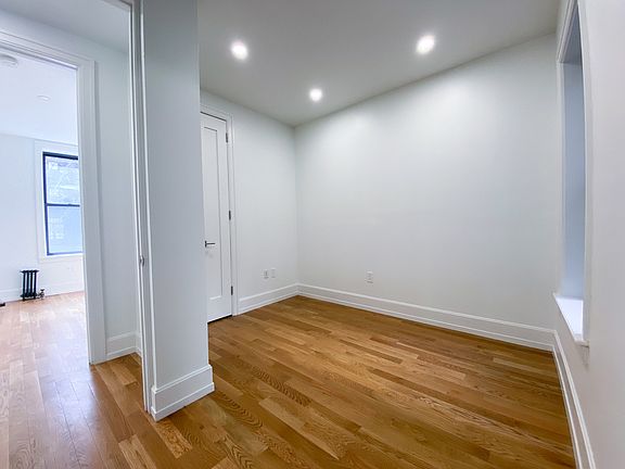 5th image of 471 W 125th St #1B