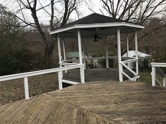 5th image of 137 Meadow Dr