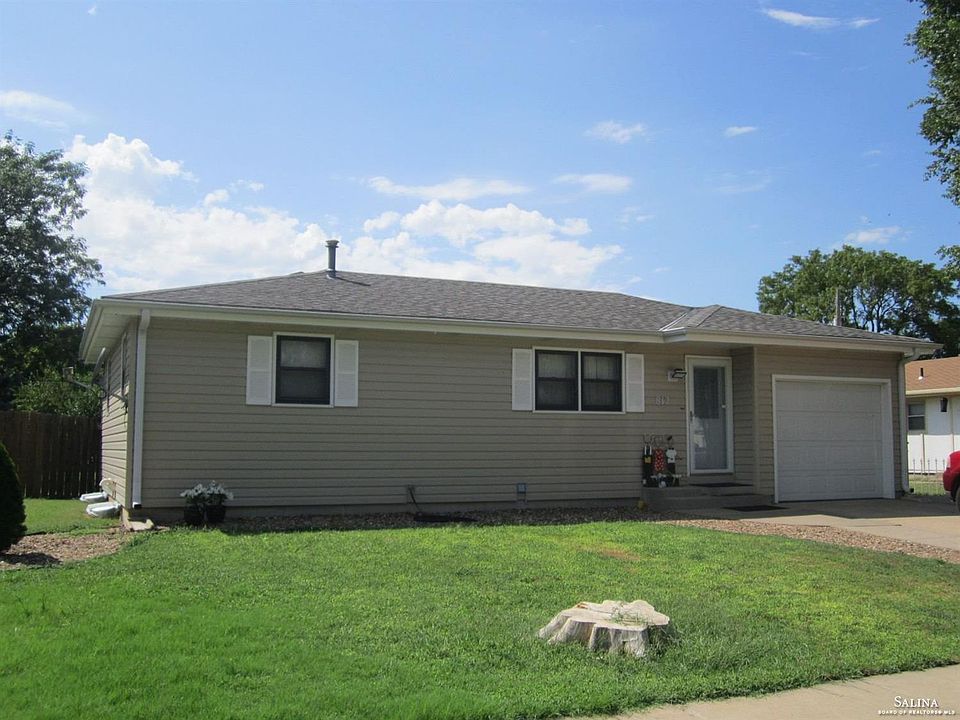 1st image of 812 Cherokee Dr