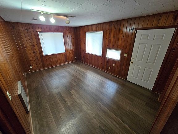 4th image of 203 Naomi Dr