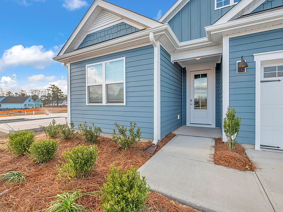 4th image of 514 Silky Oak Dr SE