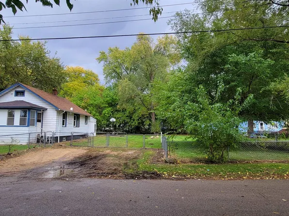 2738 Marshall St, Rockford, IL 61109