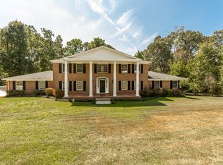 842 Mike Powers Rd, Grantville, GA 30220