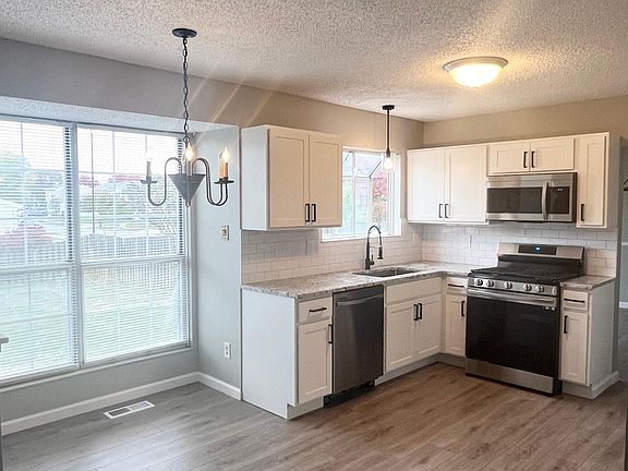 3rd image of 2991 Phoenix Ave