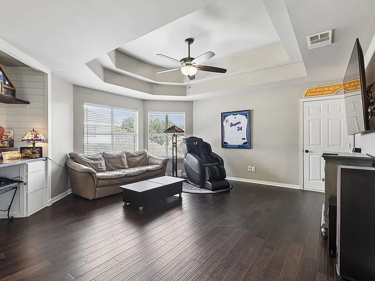 4227 Republic Dr — Photo 18