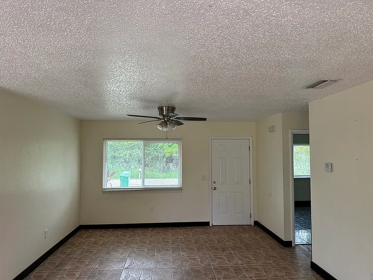 Ashcroft Cir — Photo 2