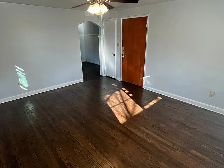 4330 Oakwood Ave — Photo 5