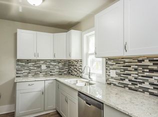 3611 70th St, Urbandale, IA 50322