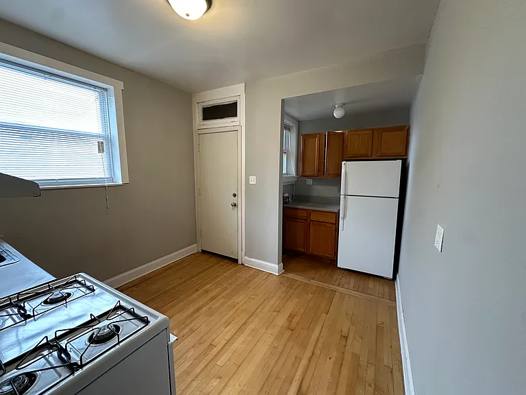 5219 N Christiana Ave — Photo 6