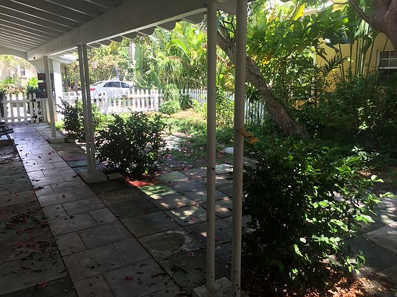 2nd image of 19 SE 12th Ave