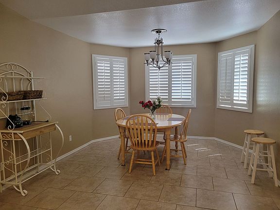 4th image of 692 Apache Dr