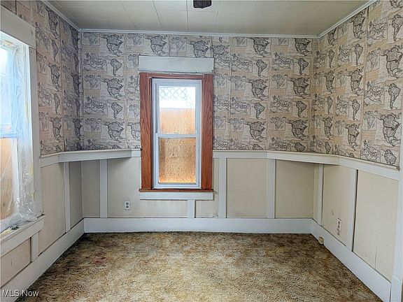 4th image of 1718 4th St NE