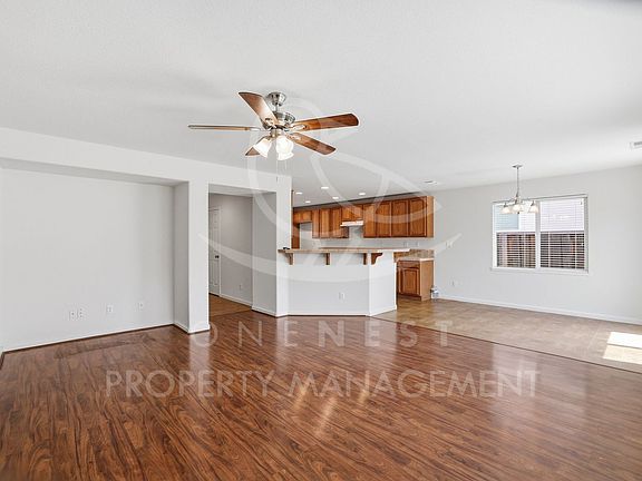 4th image of 1368 Paddington Way