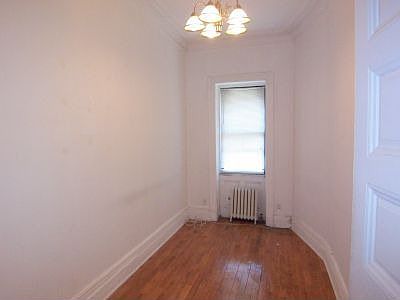 3rd image of 121 W 79th St APT 4A
