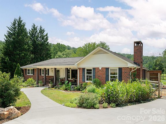 2nd image of 525 Carson Dr