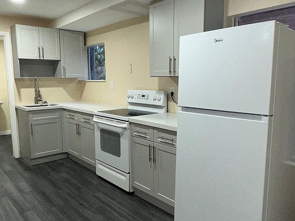 New kitchen & appliances