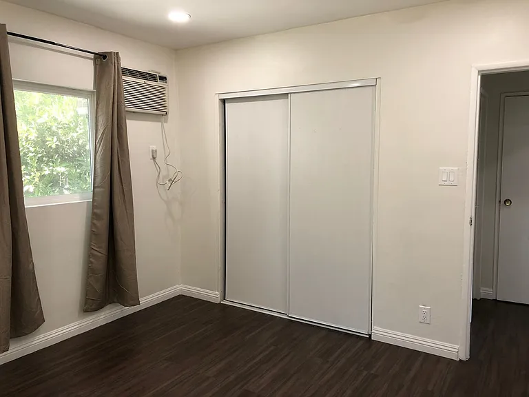 710 W 27th Street — Photo 11