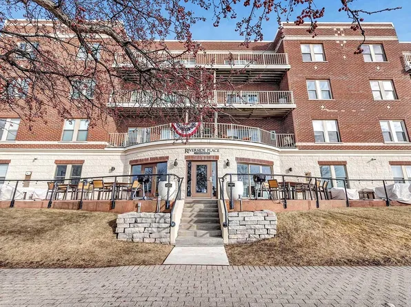 118 S Washington St #208B, Green Bay, WI 54301