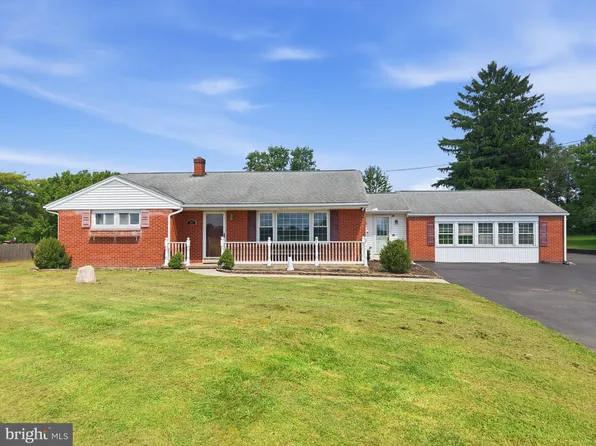 19 Dairy Ln, Barto, PA 19504