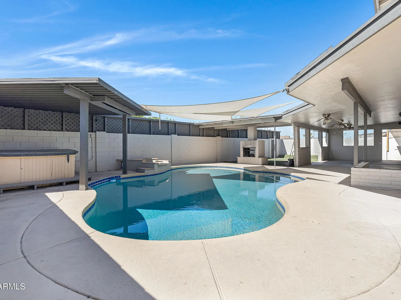 5 bed, 3.5 bath, 2533 sqft, $3,999 — Photo 2