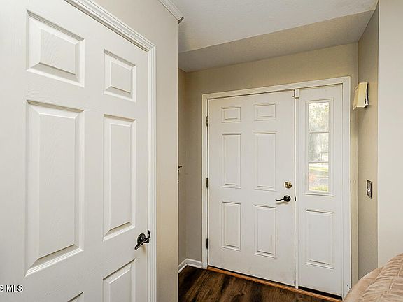 4th image of 1524 Plum Creek Dr