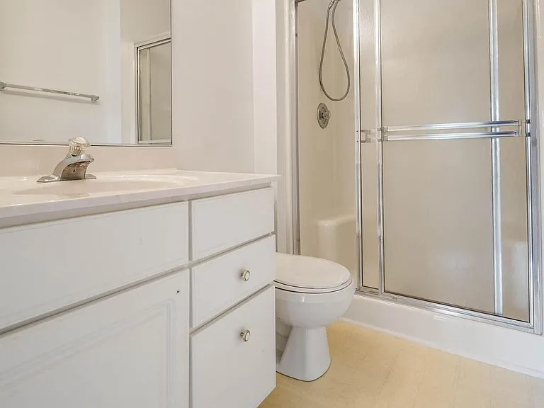 45 Queen Neva Ct #B — Photo 9