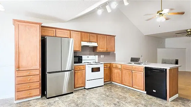 14267 Woodlands Dr — Photo 4