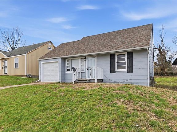 4th image of 4115 E Linwood Blvd
