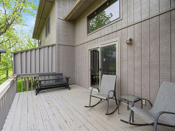 3rd image of 12 Wedgewood Dr