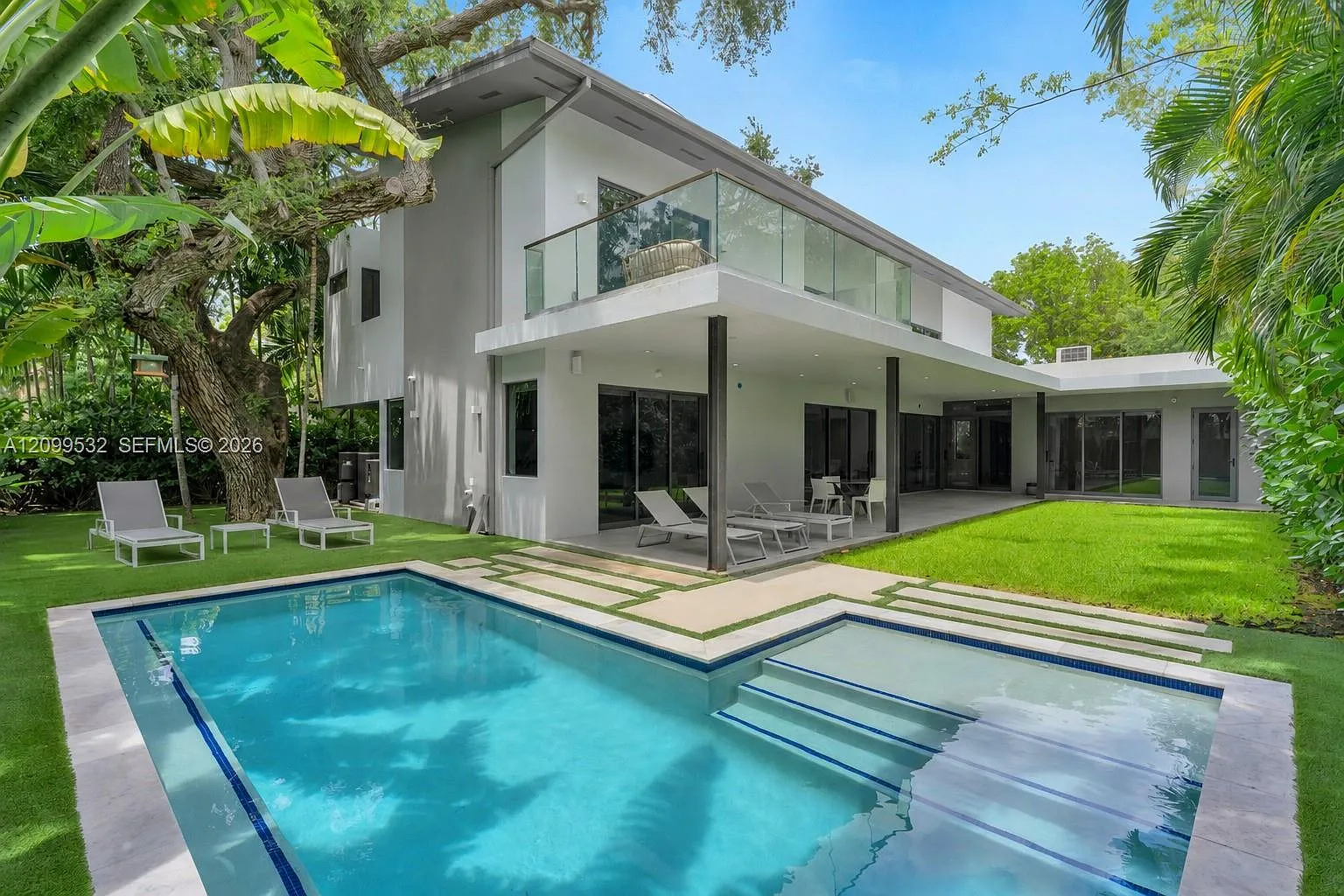 Bay Heights — Photo 1