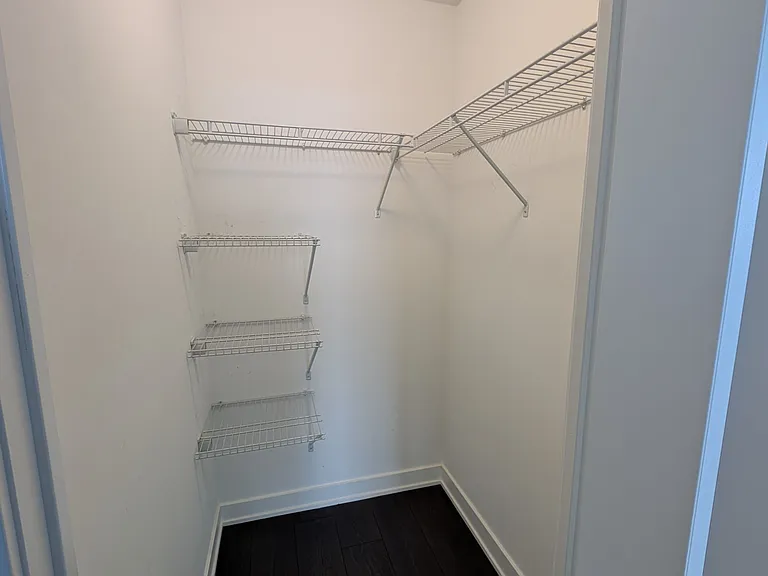 95 Oneida Cres #710 — Photo 9