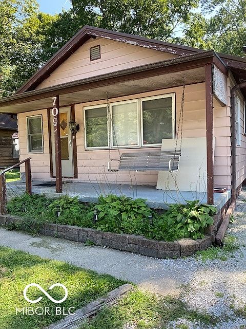2nd image of 709 Wayne Ave