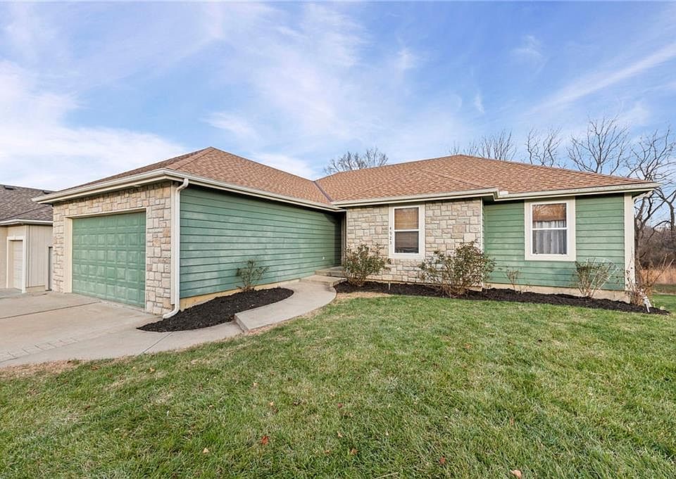 1st image of 4923 Parkway Dr