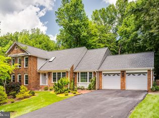 6094 Arrington Dr, Fairfax Station, VA 22039