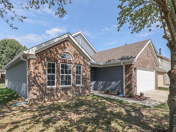 2nd image of 1528 Lake Point Ln N