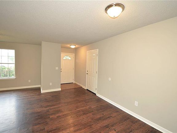 2nd image of 202 White Oak Dr NE #A