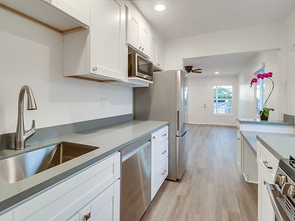 3rd image of 6037 La Jolla Hermosa Ave