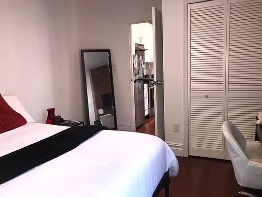 Rented by Bond New York | media 16