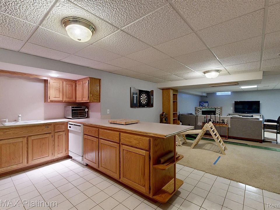 43940 Cadburry Dr, photo 15