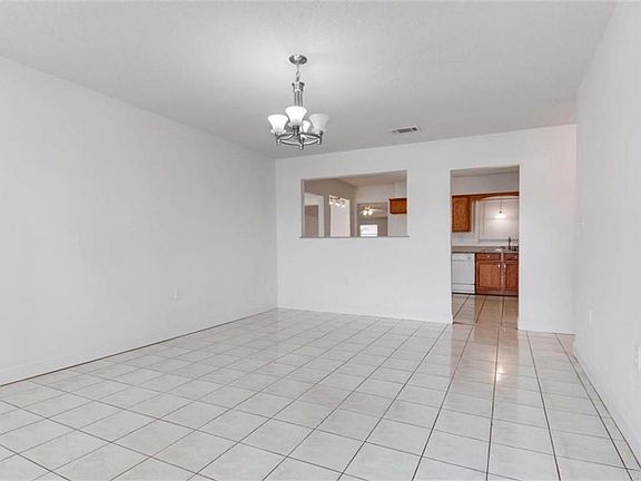 5th image of 517 Norton Ave