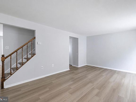 3rd image of 14435 Pebble Hill Ln S